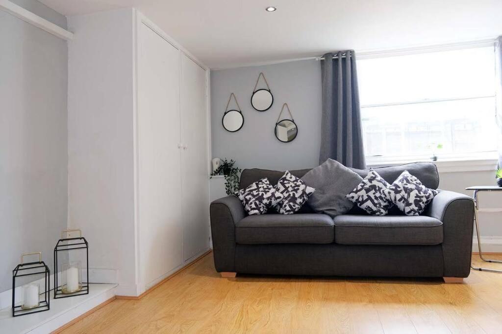 Seymour Townhouse By Serviced Living Liverpool Exterior foto