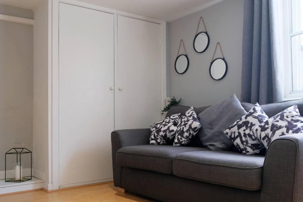 Seymour Townhouse By Serviced Living Liverpool Exterior foto