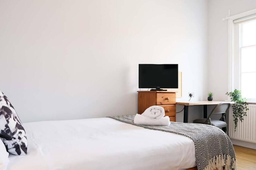 Seymour Townhouse By Serviced Living Liverpool Exterior foto