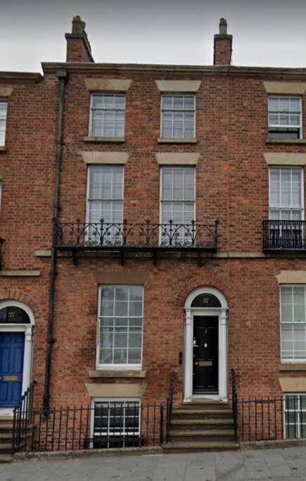 Seymour Townhouse By Serviced Living Liverpool Exterior foto